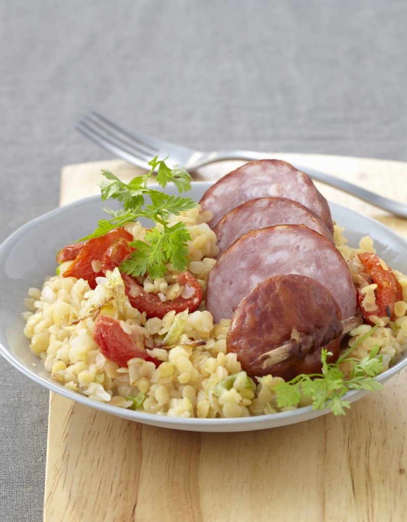 Saucisse De Morteau Et Lentilles Corail Aux Tomates Confites Les